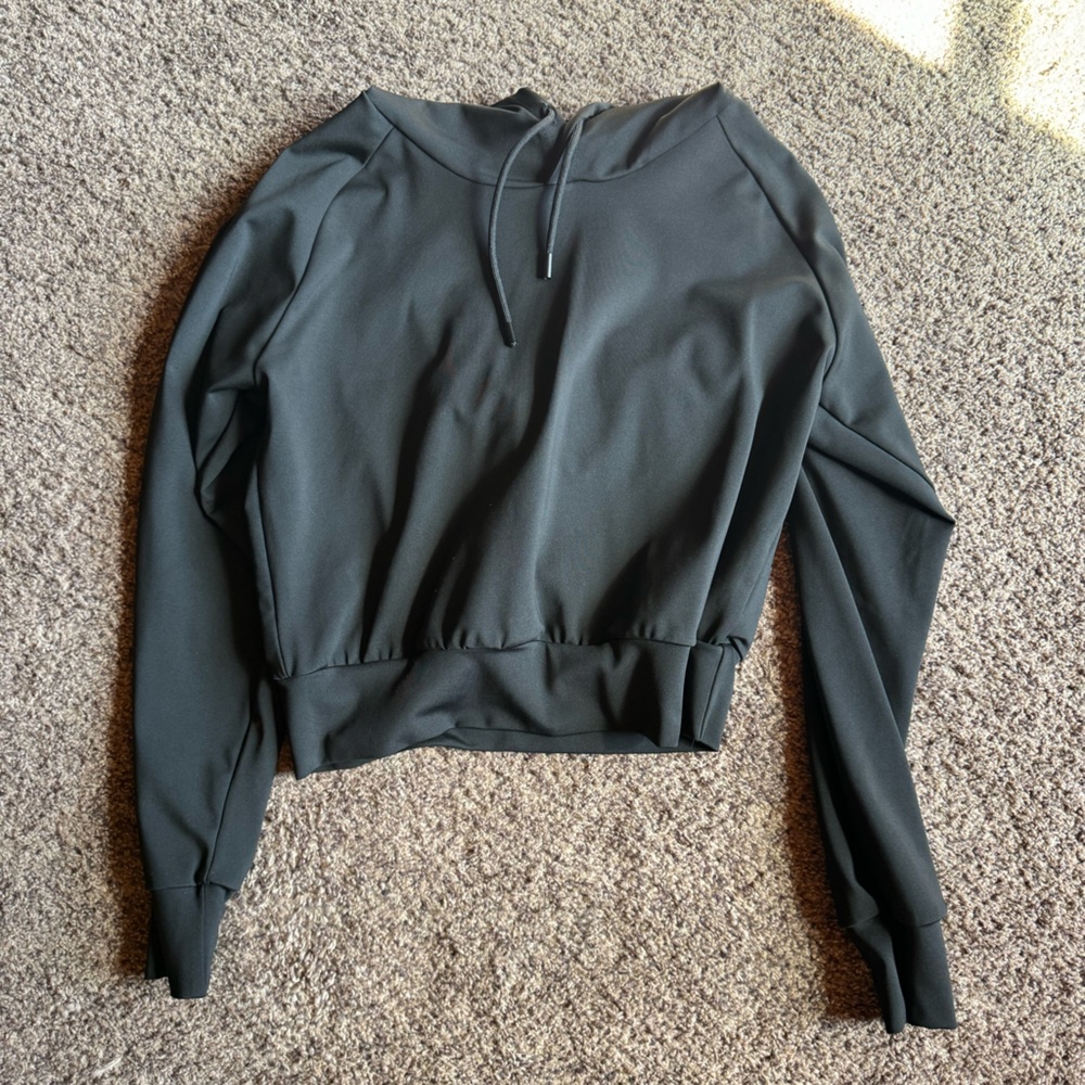 Amazon crop athletic hoodie size medium